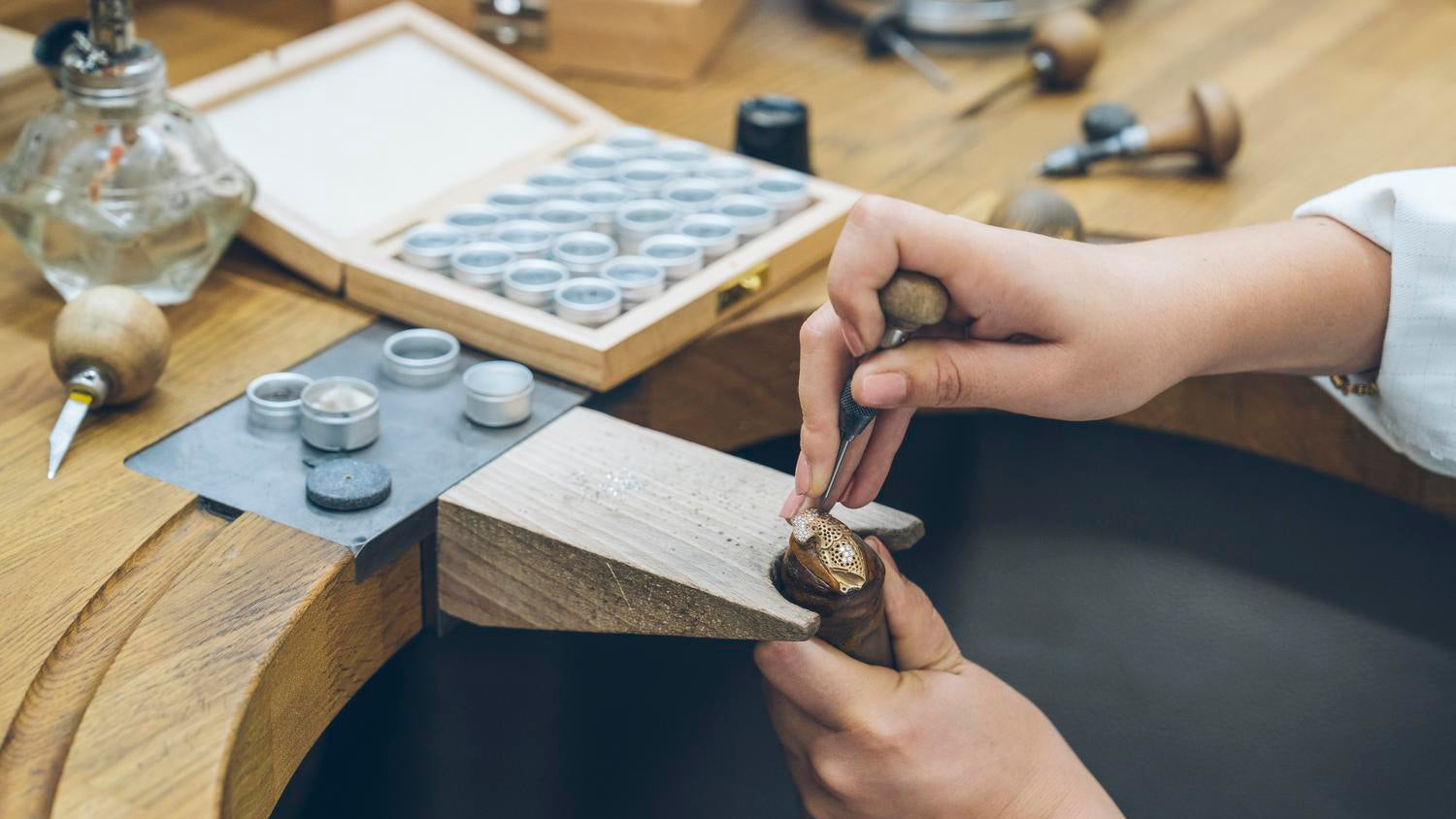 W&w paris joaillerie herman mfuanani  joaillerie paris place vendome dior  gucci